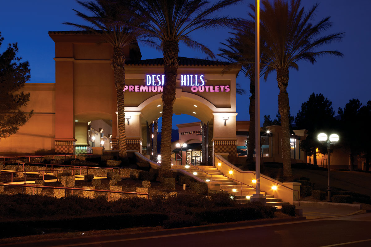 Desert Hills Premium Outlets — Exterior